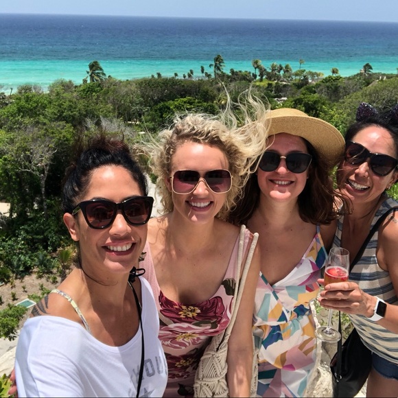 Meet your Posher, Leina - Picture 3 of 8